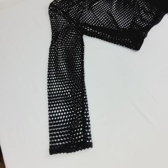 Fashion Nova Womens Plus Size Black Fishnet Long Sleeve Crop Top (2X) - Picture 4 of 7